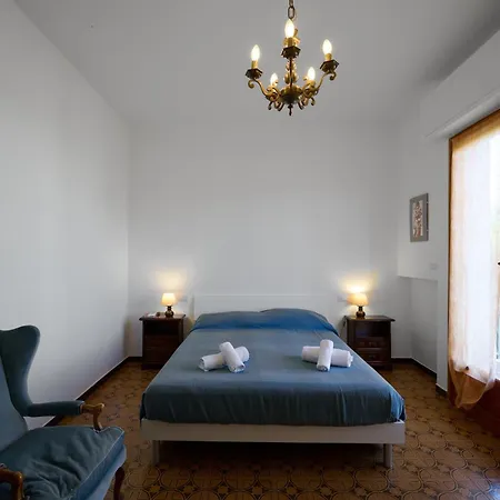 Camilla Terrazzo Apartmán Diano Castello